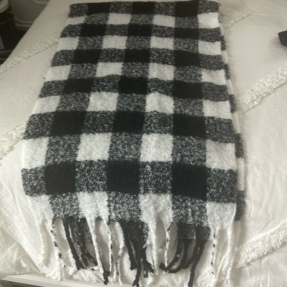 Oversized scarf never used